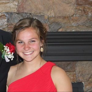 Meet your Posher, Lainey